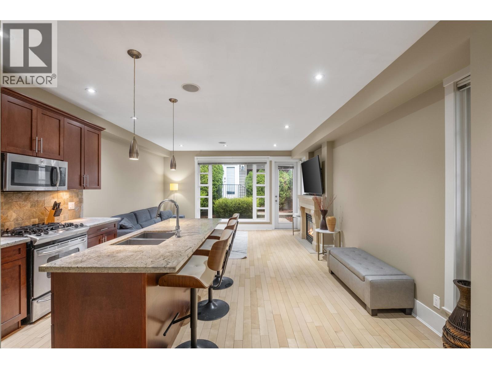 1620 St. Andrews Avenue, North Vancouver, British Columbia  V7L 3L6 - Photo 2 - R3107564