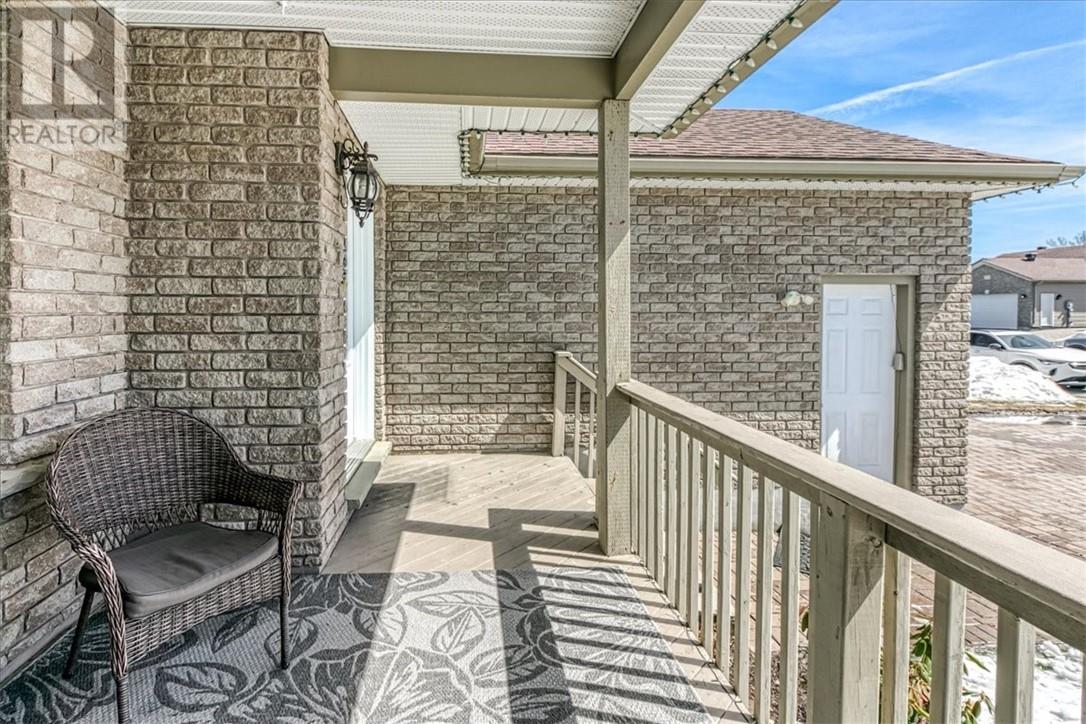 259 Cedar Green Drive, Garson, Ontario  P3L 0A3 - Photo 5 - 2127132