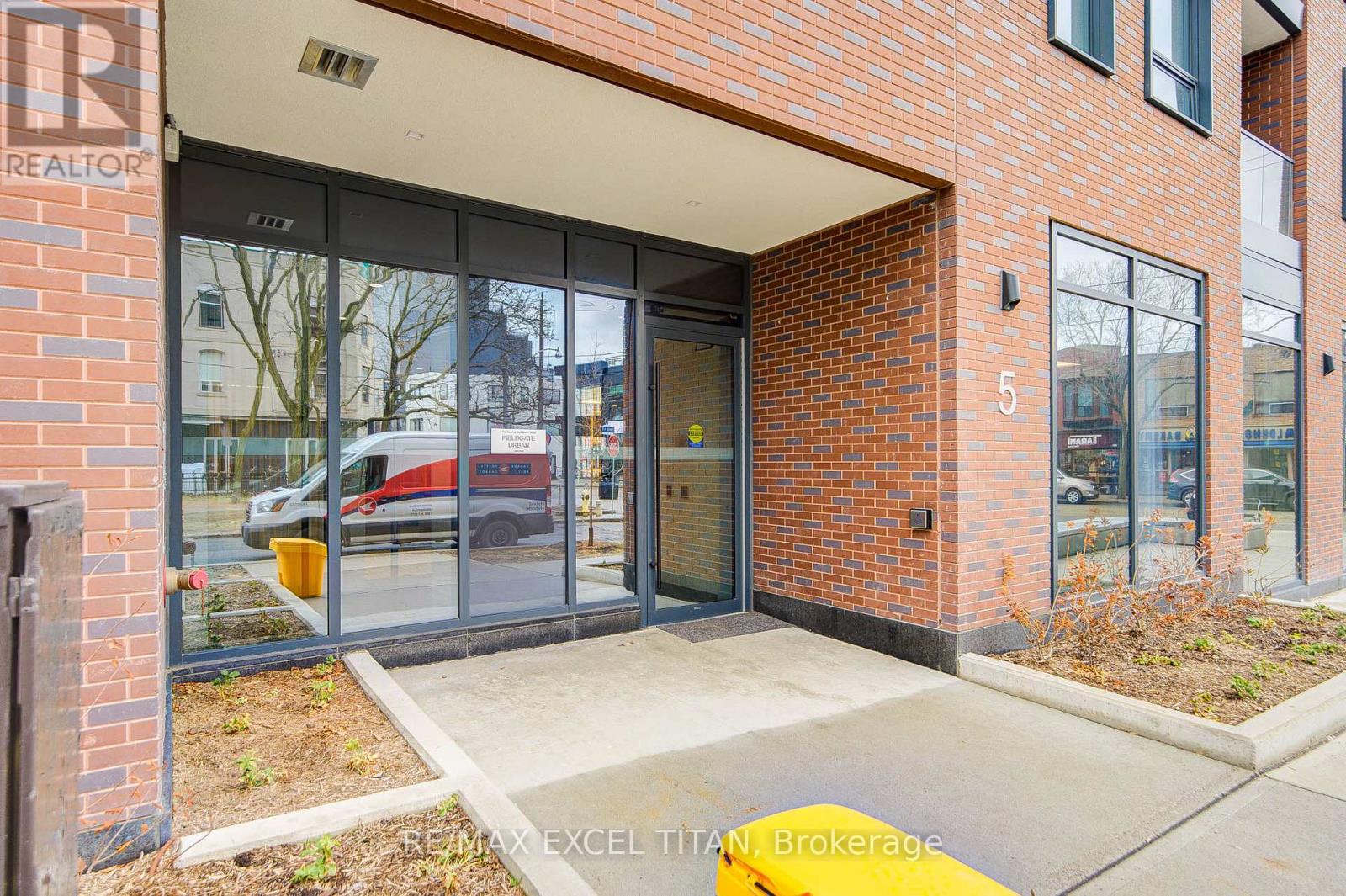 Parking - 5 Lakeview Avenue, Toronto, Ontario  M6J 0H3 - Photo 2 - C13025524