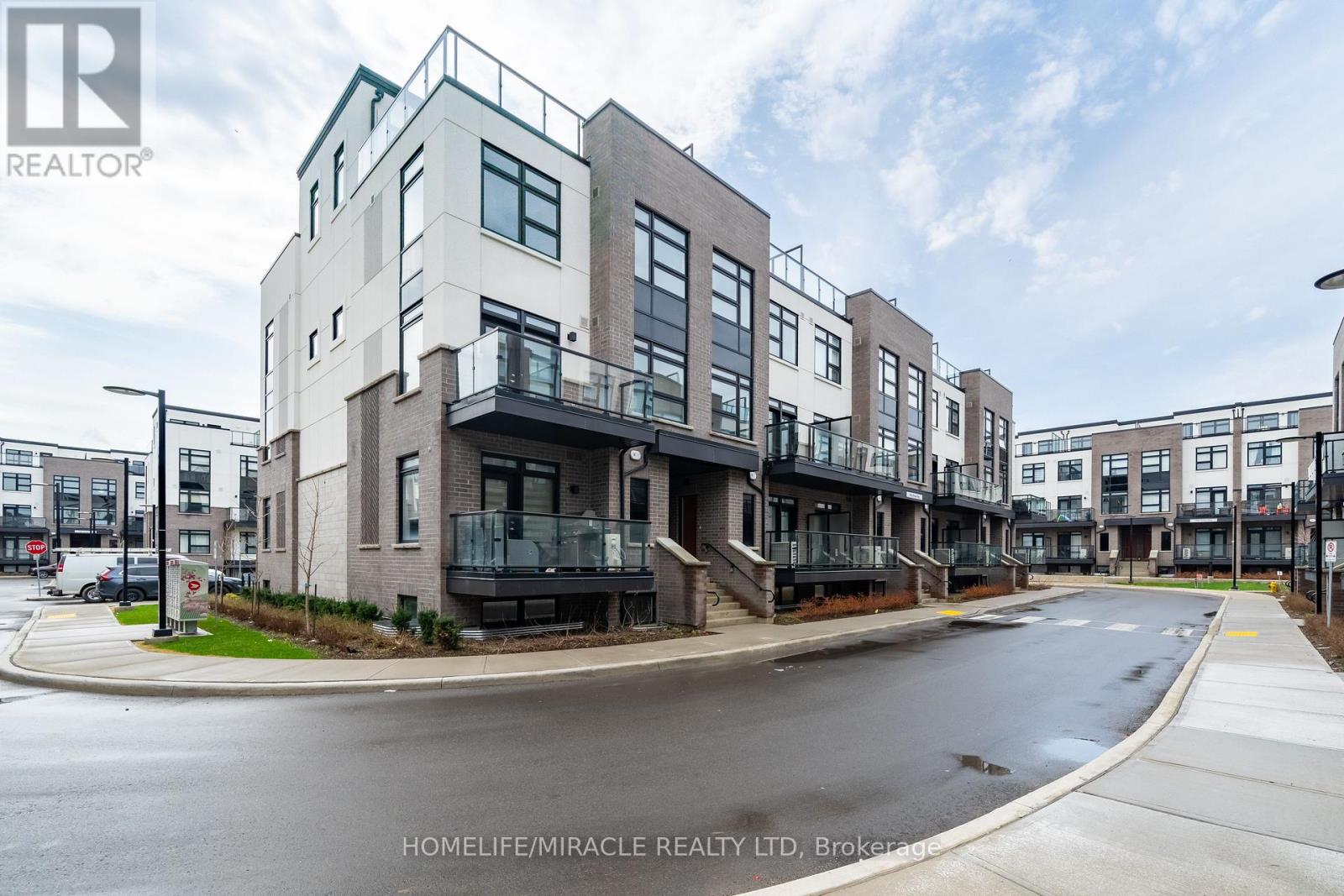 #104 - 1593 ROSE WAY, Milton, Ontario