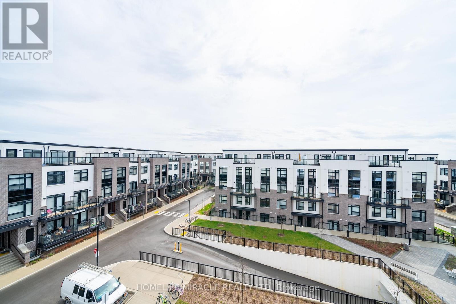 #104 - 1593 Rose Way, Milton, Ontario  L9E 0J2 - Photo 13 - W12968204