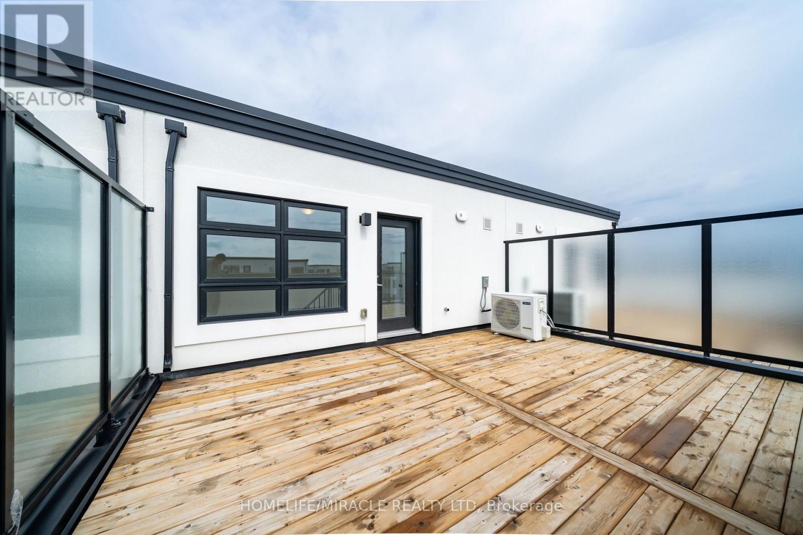 #104 - 1593 Rose Way, Milton, Ontario  L9E 0J2 - Photo 15 - W12968204