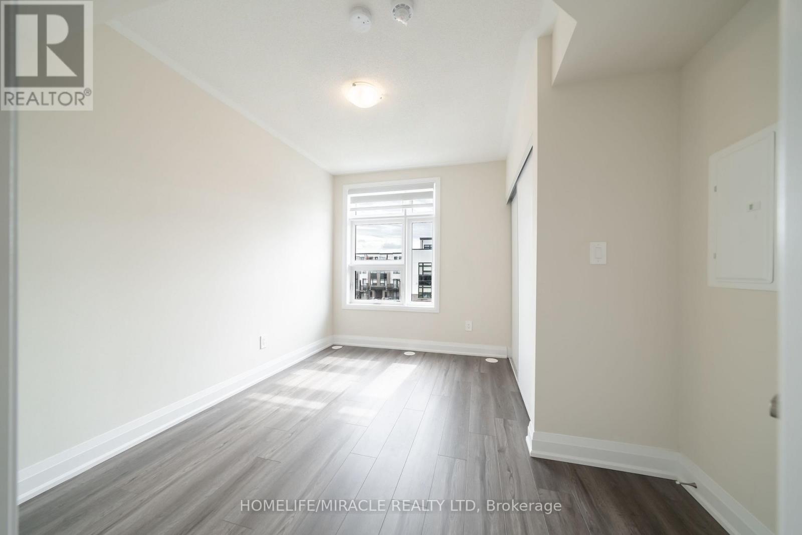 #104 - 1593 Rose Way, Milton, Ontario  L9E 0J2 - Photo 10 - W12968204