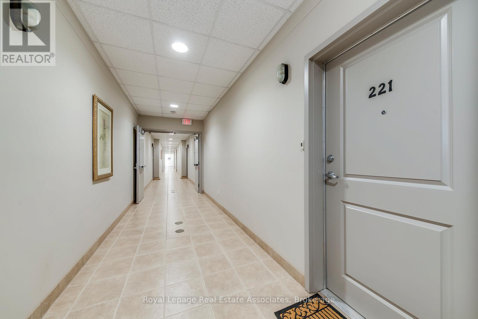 221 - 760 Woodhill Drive, Centre Wellington, Ontario  N1M 3W5 - Photo 17 - X12759276