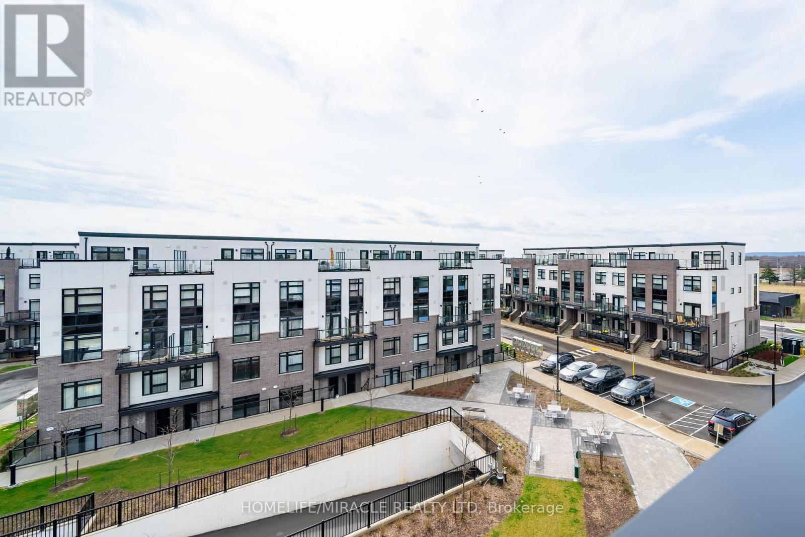 #104 - 1593 Rose Way, Milton, Ontario  L9E 0J2 - Photo 14 - W12968204