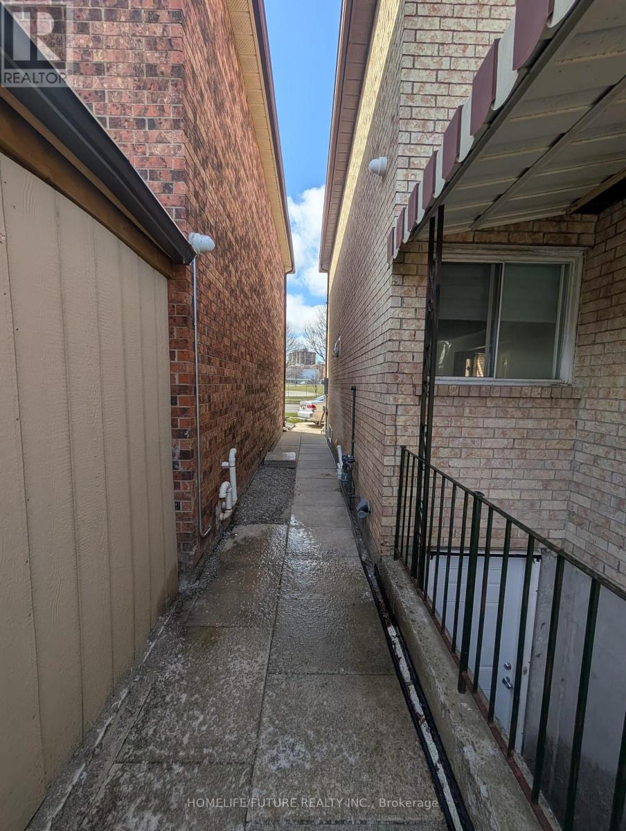 Bsmt - 528 Mclevin Avenue, Toronto, Ontario  M1B 4H6 - Photo 3 - E13025454