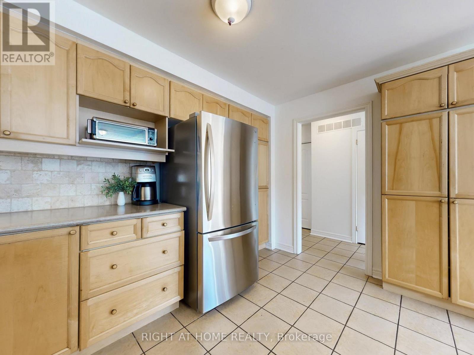 1021 Craven Road, Toronto, Ontario  M4J 4V7 - Photo 20 - E13025460
