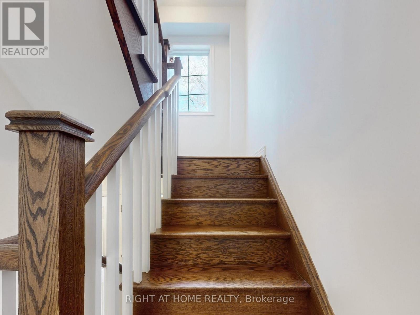 1021 Craven Road, Toronto, Ontario  M4J 4V7 - Photo 22 - E13025460