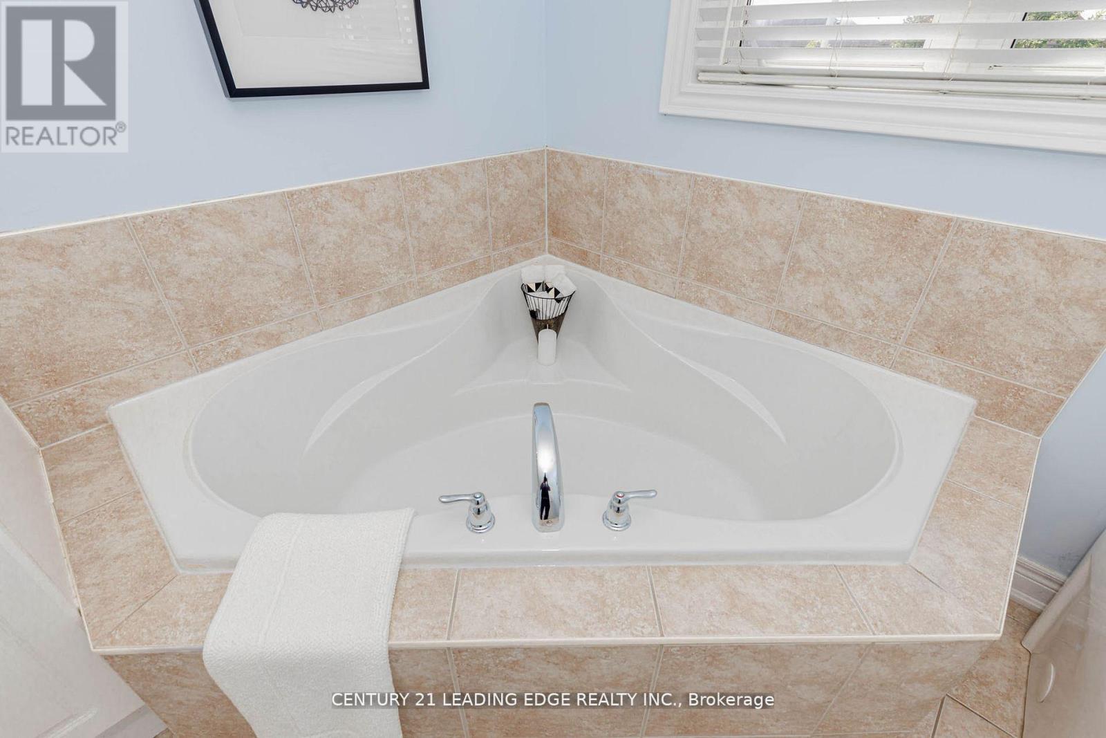 15 Alden Square, Ajax, Ontario  L1T 4Z2 - Photo 26 - E13025498