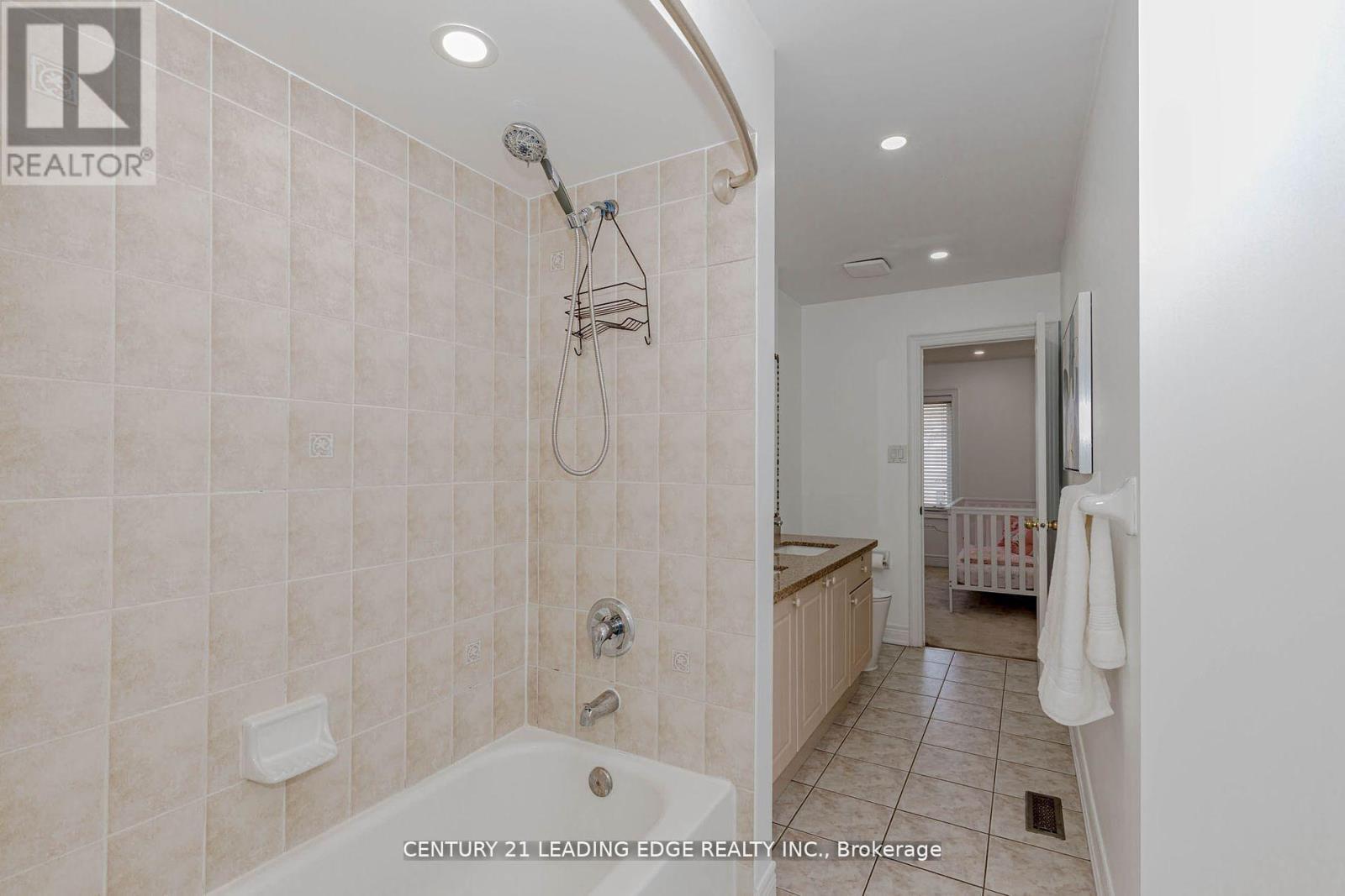 15 Alden Square, Ajax, Ontario  L1T 4Z2 - Photo 33 - E13025498