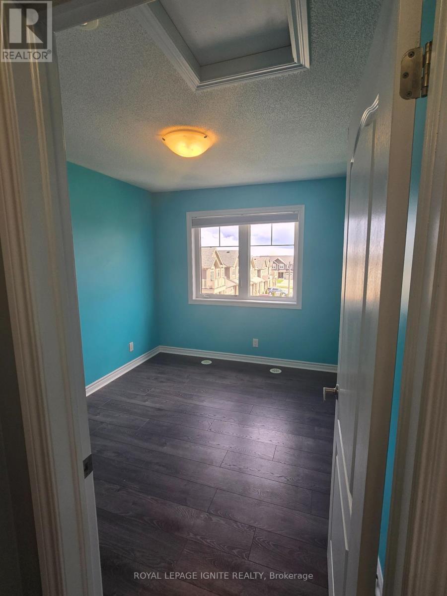 51 Great Gabe Crescent, Oshawa, Ontario  L1L 0G6 - Photo 5 - E13025528