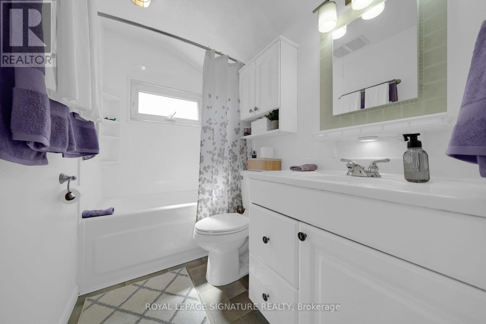 821 Krosno Boulevard, Pickering, Ontario  L1W 1G7 - Photo 17 - E13025570