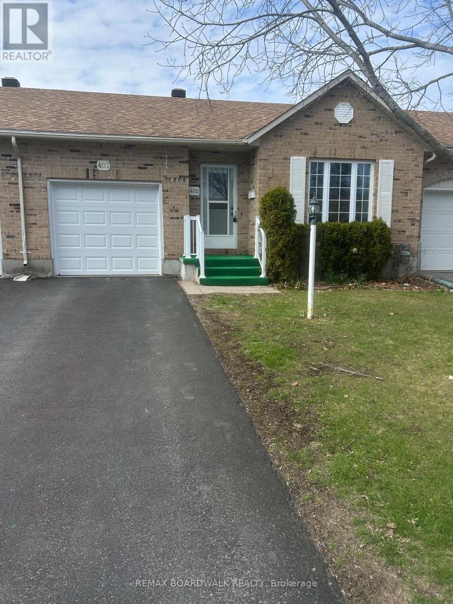 402 Flora Street, Carleton Place, Ontario  K7C 3M9 - Photo 2 - X12923784