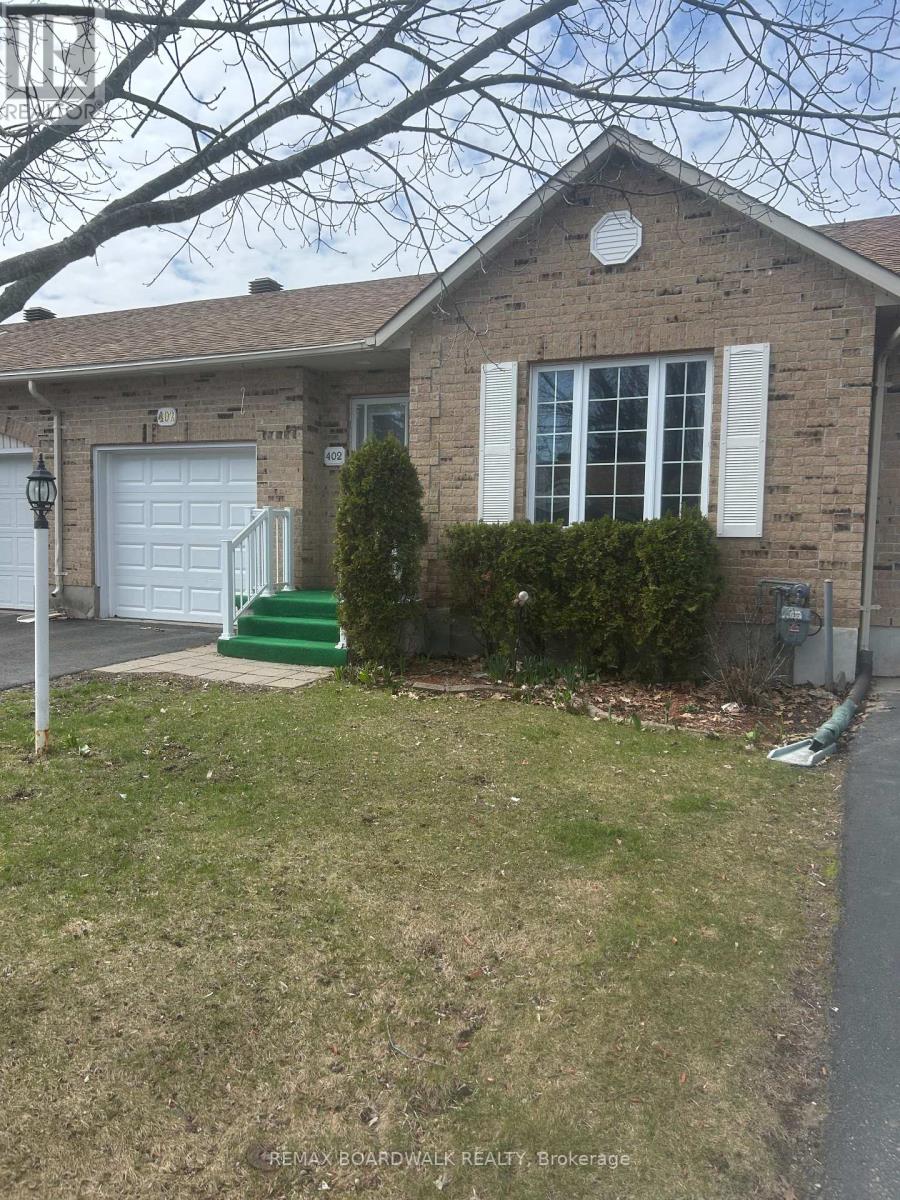 402 Flora Street, Carleton Place, Ontario  K7C 3M9 - Photo 3 - X12923784