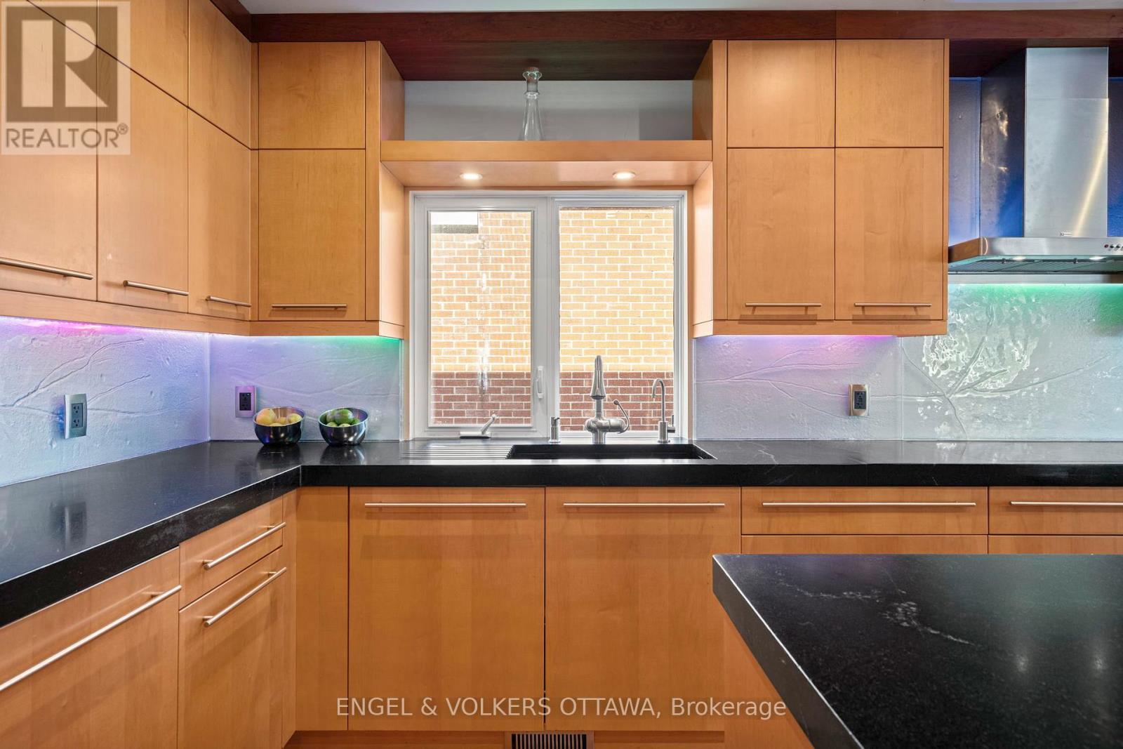 93 Gilchrist Avenue, Ottawa, Ontario  K1Y 0M9 - Photo 17 - X13003040