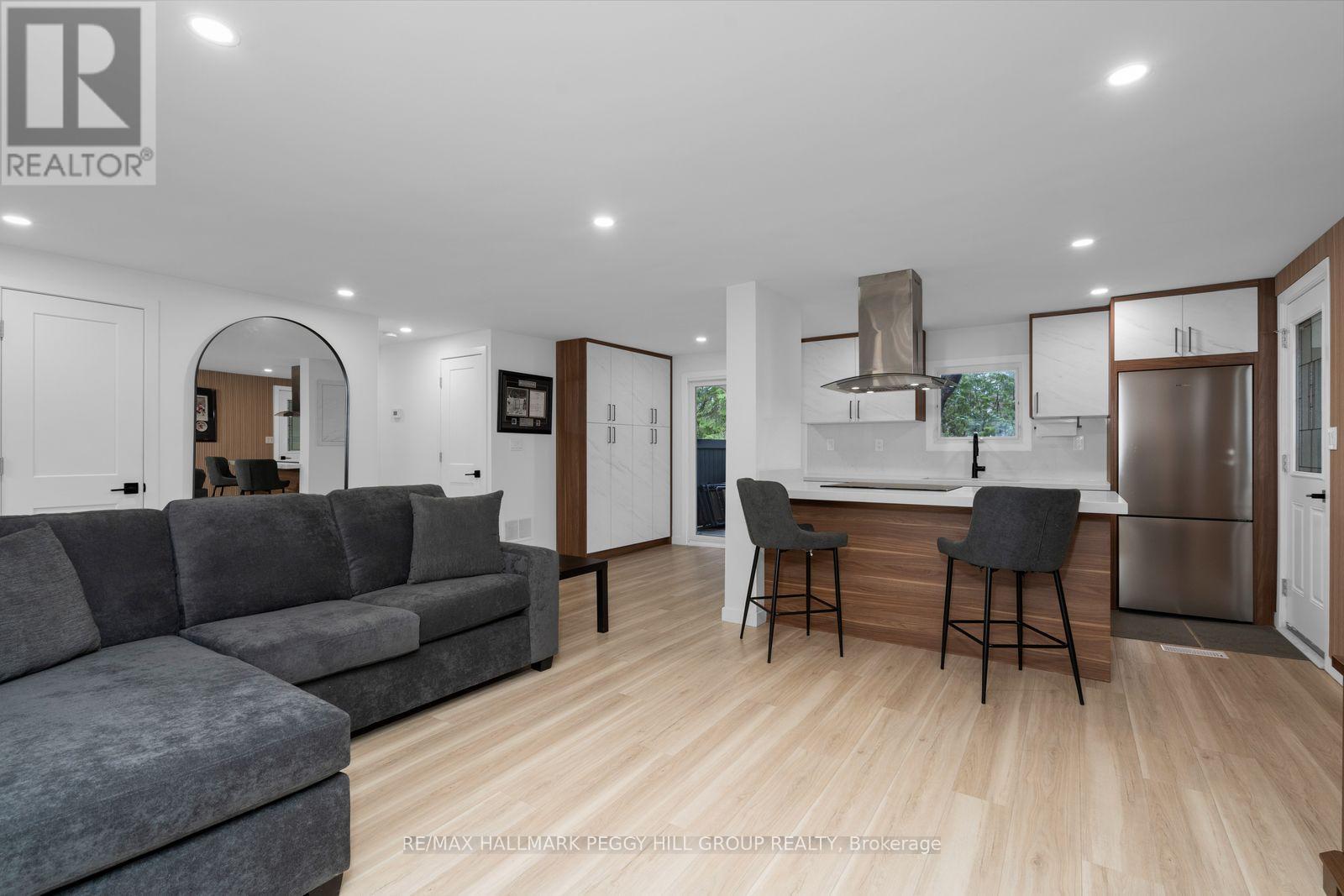 15 Cherrywood Lane, Innisfil, Ontario  L9S 1M9 - Photo 2 - N13025544