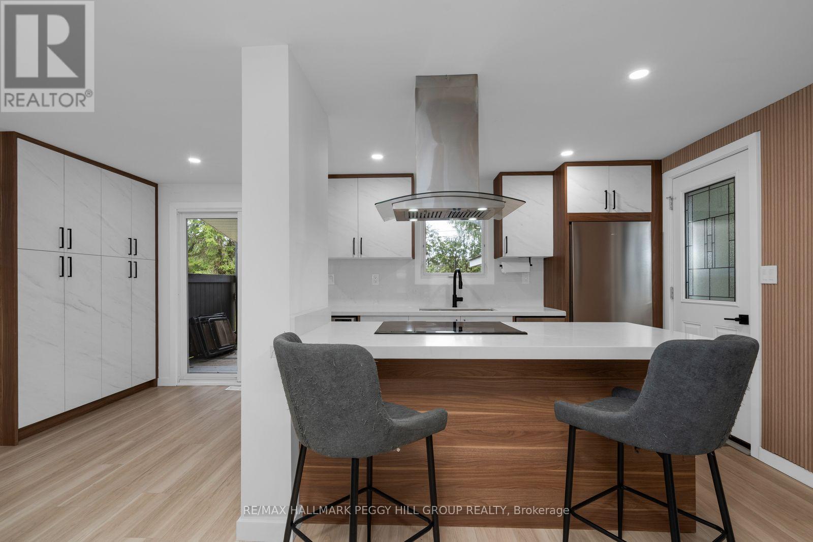 15 Cherrywood Lane, Innisfil, Ontario  L9S 1M9 - Photo 4 - N13025544