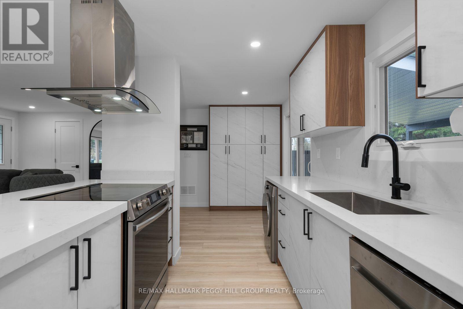 15 Cherrywood Lane, Innisfil, Ontario  L9S 1M9 - Photo 5 - N13025544