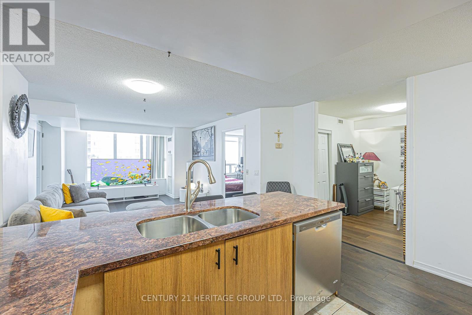 211 - 310 Red Maple Road, Richmond Hill, Ontario  L4C 0T7 - Photo 9 - N13025550