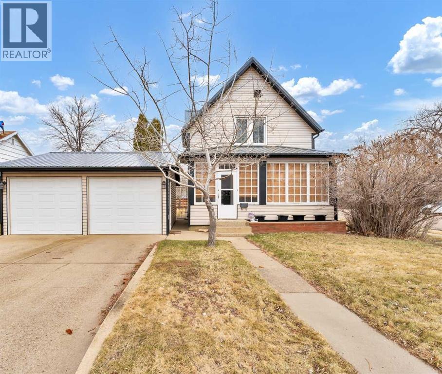 102 4 Street Sw, Medicine Hat, Alberta  T1A 4E3 - Photo 2 - A2298810