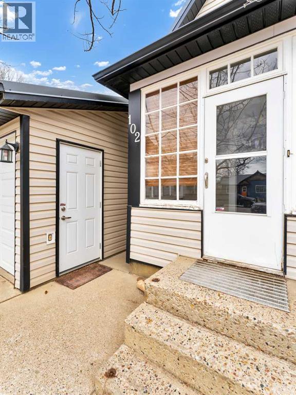 102 4 Street Sw, Medicine Hat, Alberta  T1A 4E3 - Photo 3 - A2298810