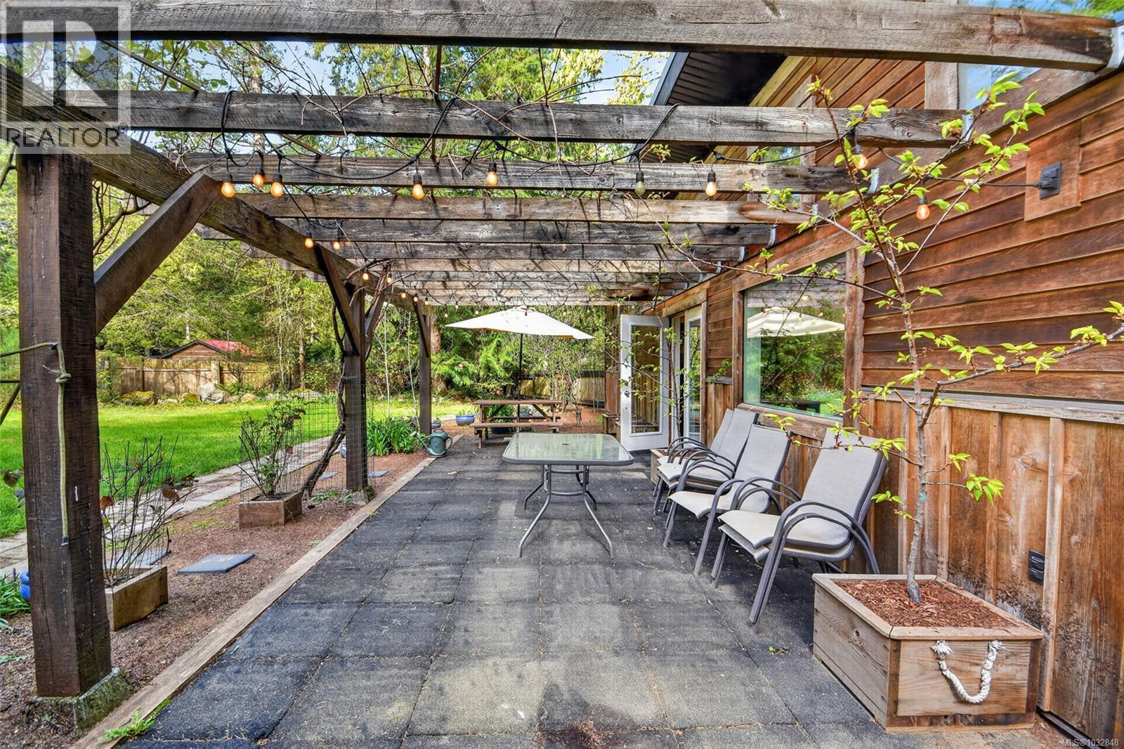 1208 North Rd, Gabriola Island, British Columbia