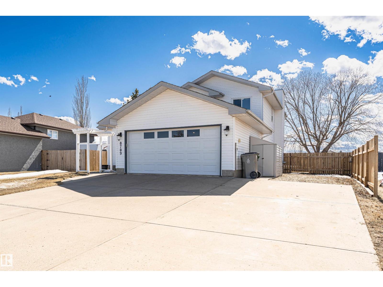 8709 102 Av, Morinville, Alberta  T8R 1B7 - Photo 3 - E4483336