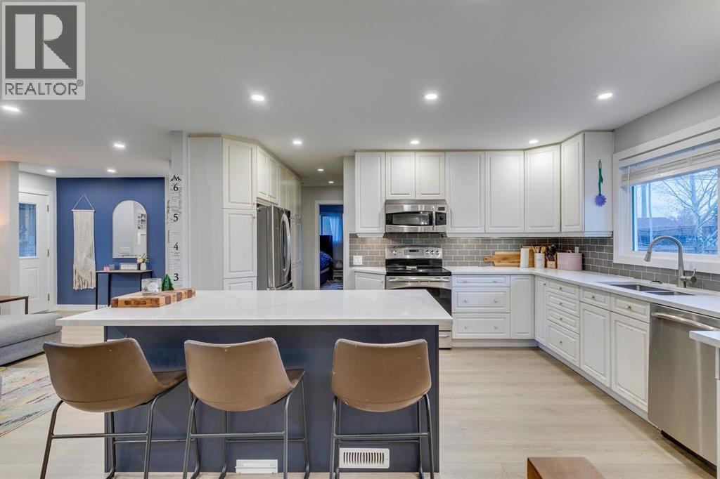 1324 Lake Sylvan Drive SE, Calgary, Alberta  T2J 3C8 - Photo 15 - A2283024