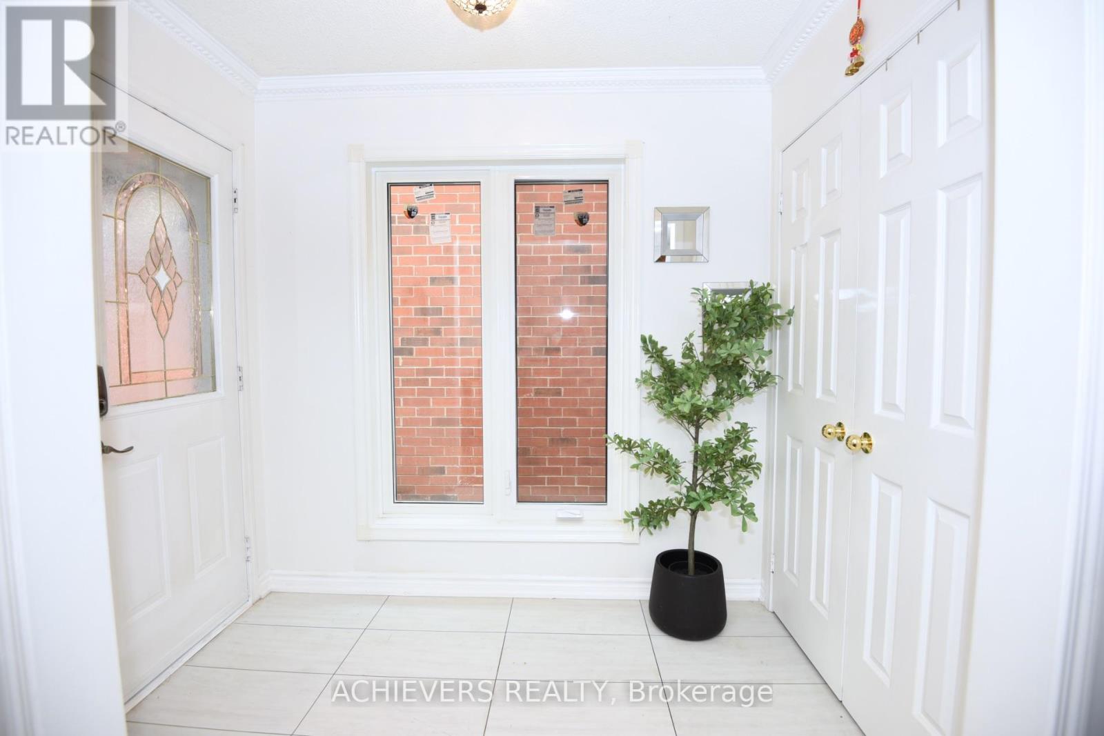 77 Thorpe Crescent, Brampton, Ontario  L7A 1P8 - Photo 10 - W13025494