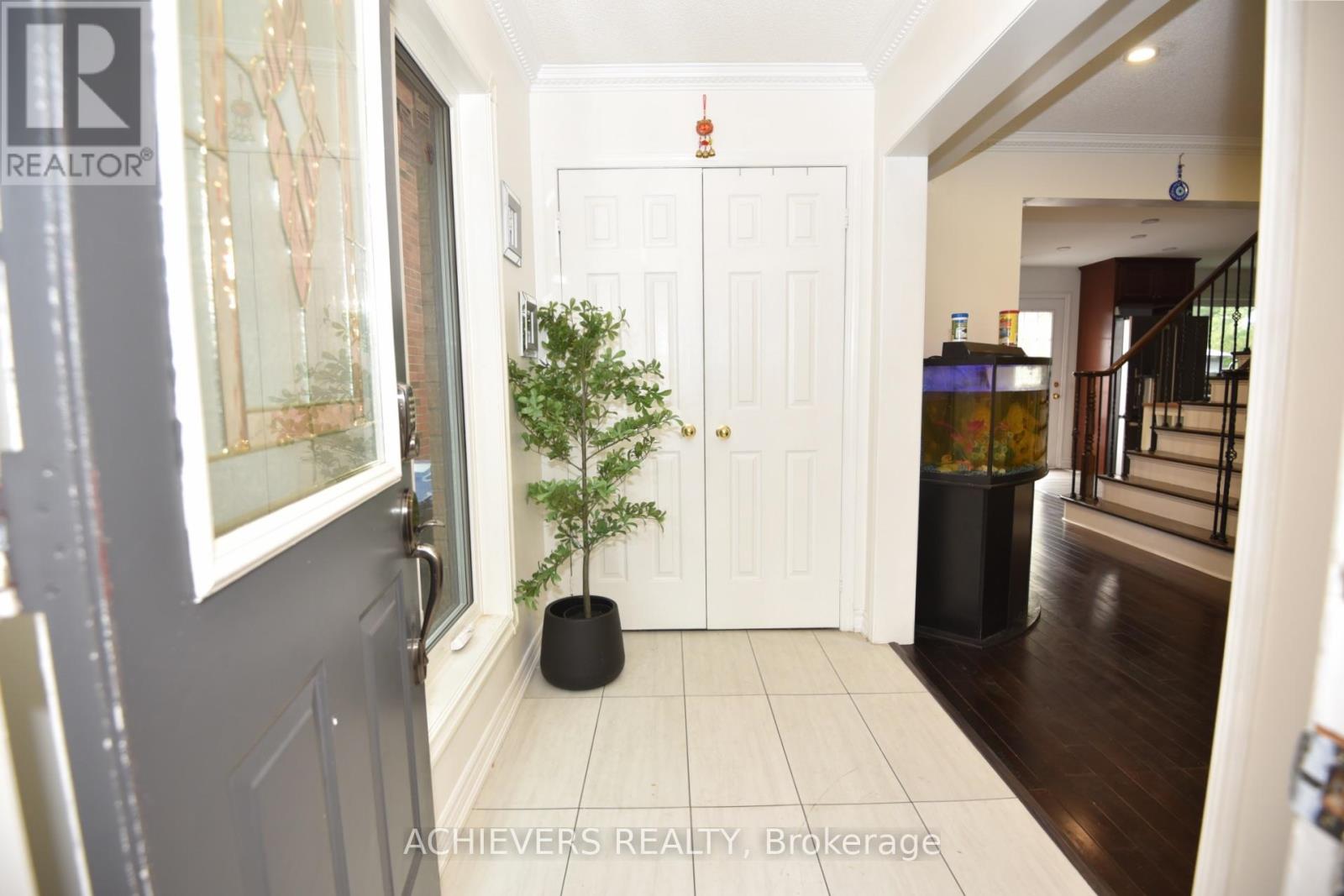 77 Thorpe Crescent, Brampton, Ontario  L7A 1P8 - Photo 8 - W13025494