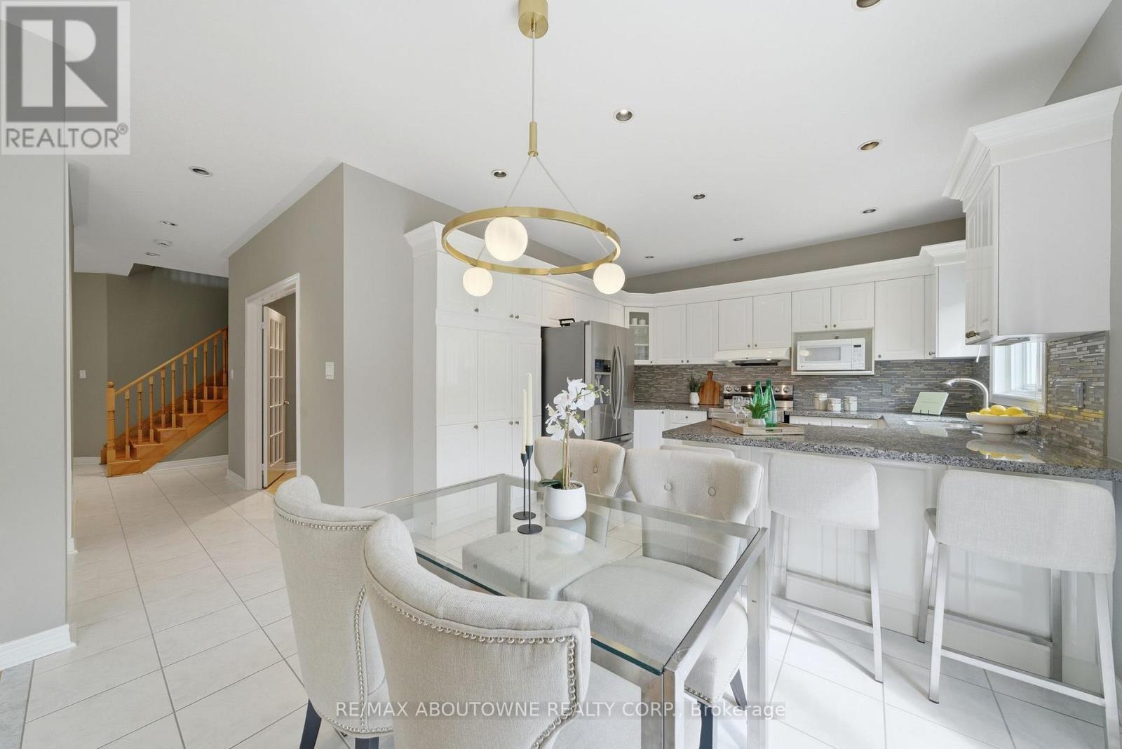 6386 Ormindale Way, Mississauga, Ontario  L5V 1J3 - Photo 13 - W13025518