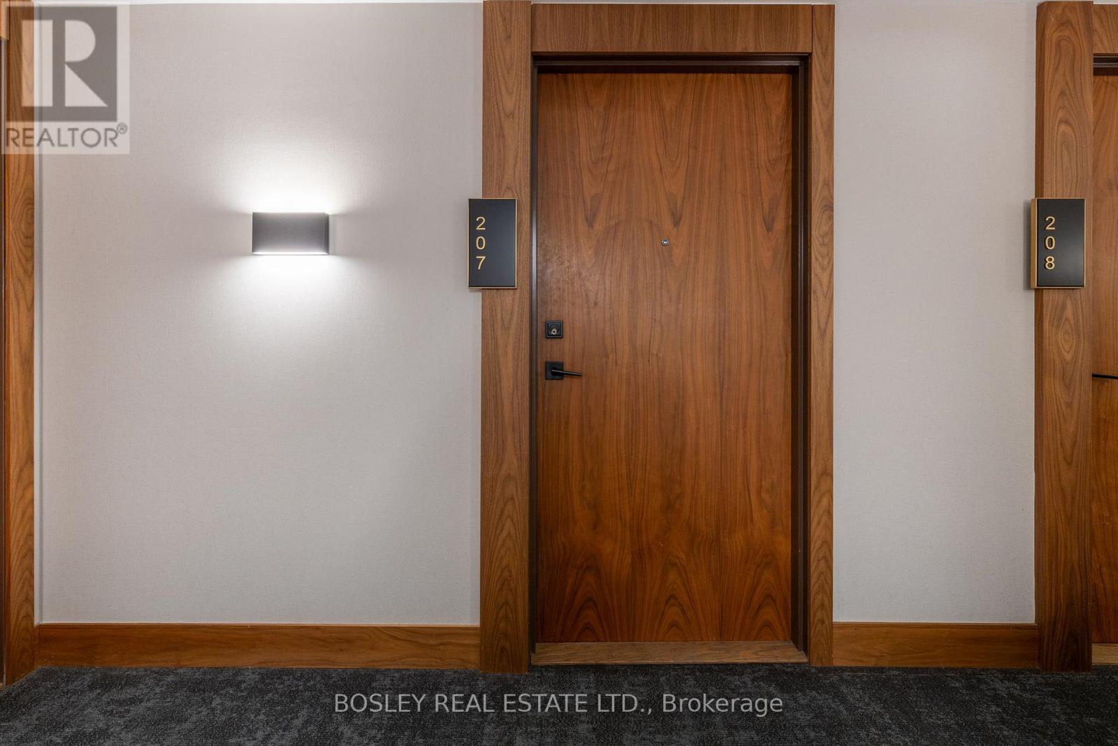 207 - 8 Ann Street, Mississauga, Ontario  L5G 0C1 - Photo 2 - W13025554