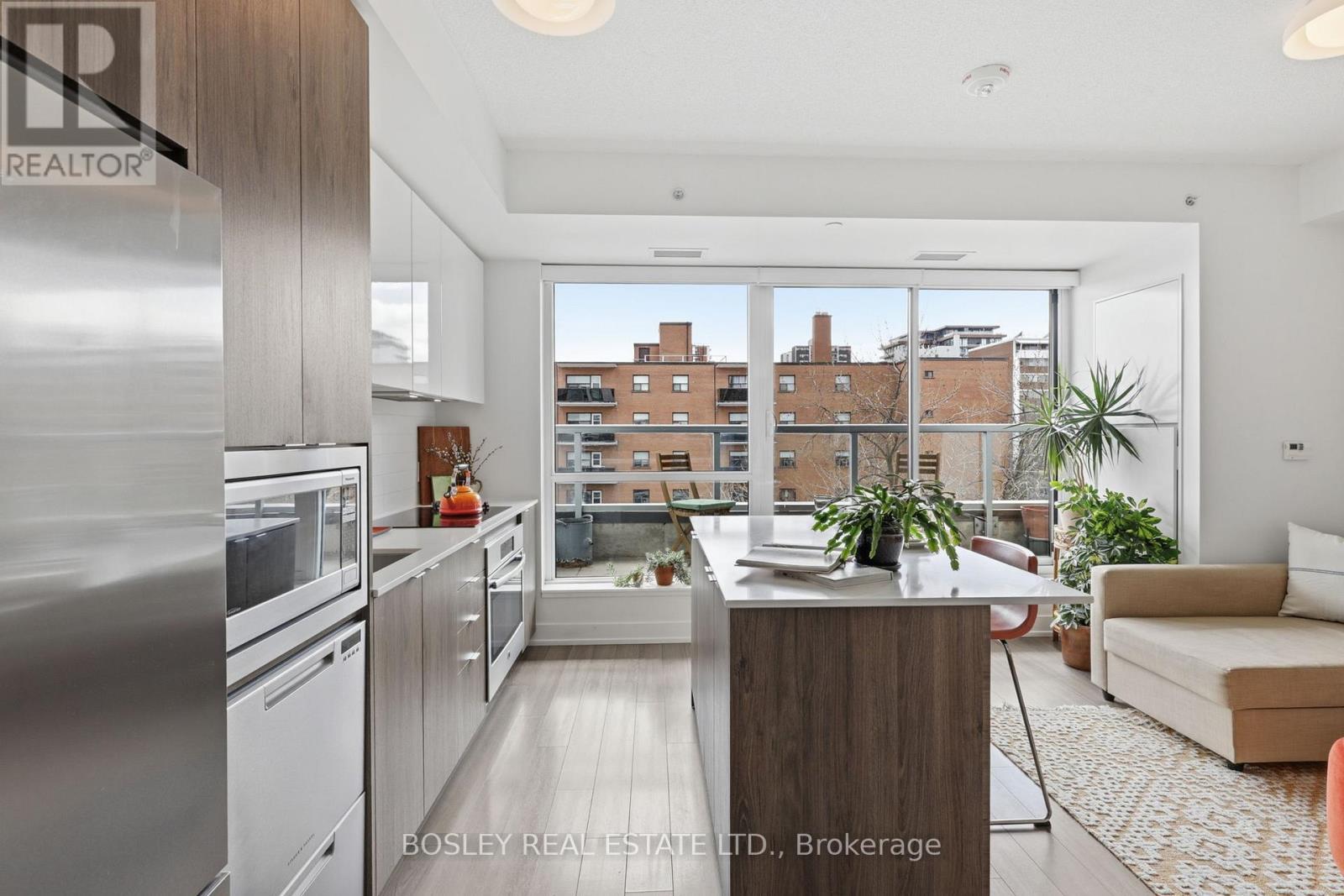 207 - 8 Ann Street, Mississauga, Ontario  L5G 0C1 - Photo 5 - W13025554