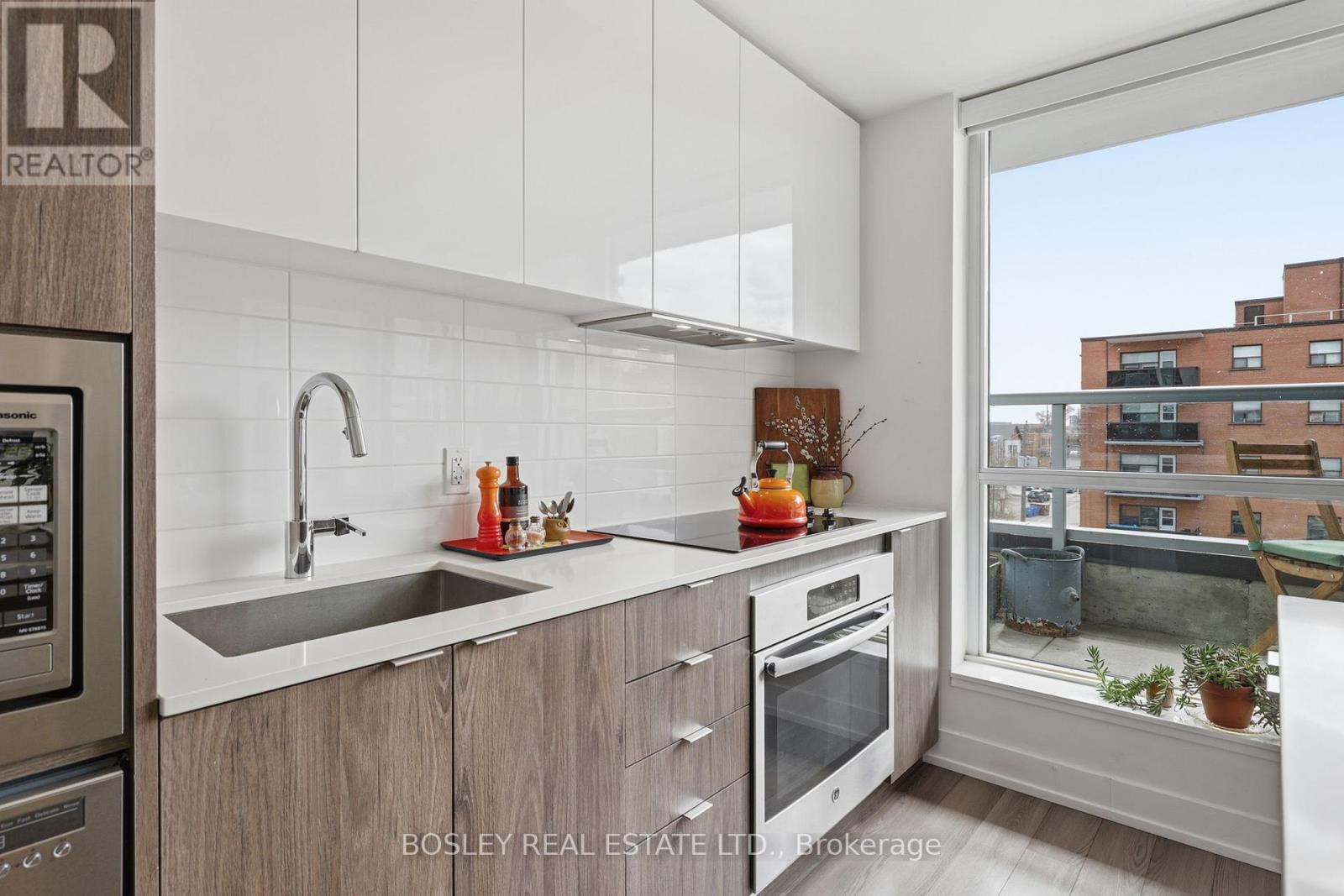 207 - 8 Ann Street, Mississauga, Ontario  L5G 0C1 - Photo 7 - W13025554