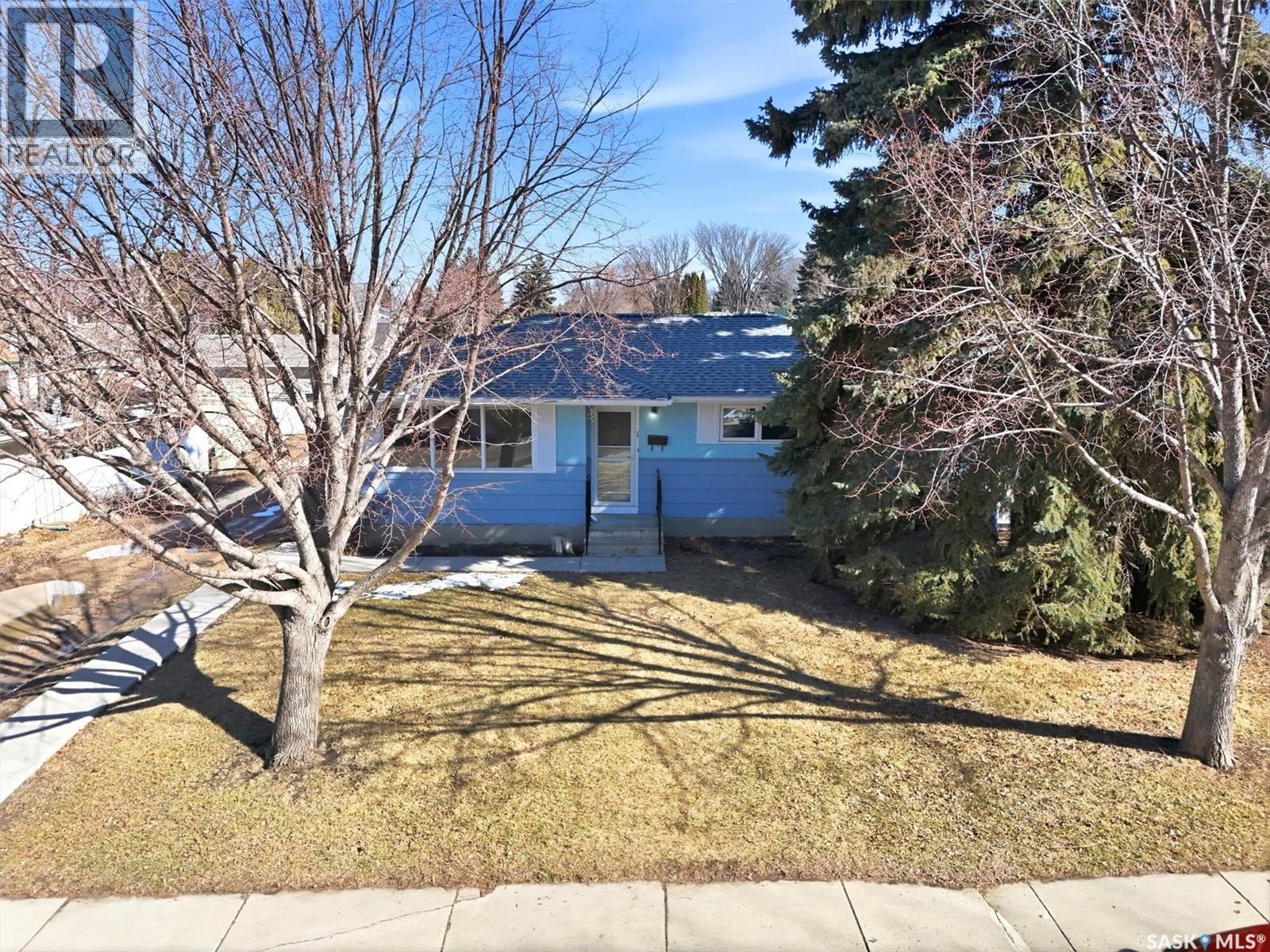 1 Sparling Crescent, Saskatoon, Saskatchewan  S7H 3M1 - Photo 2 - SK033420