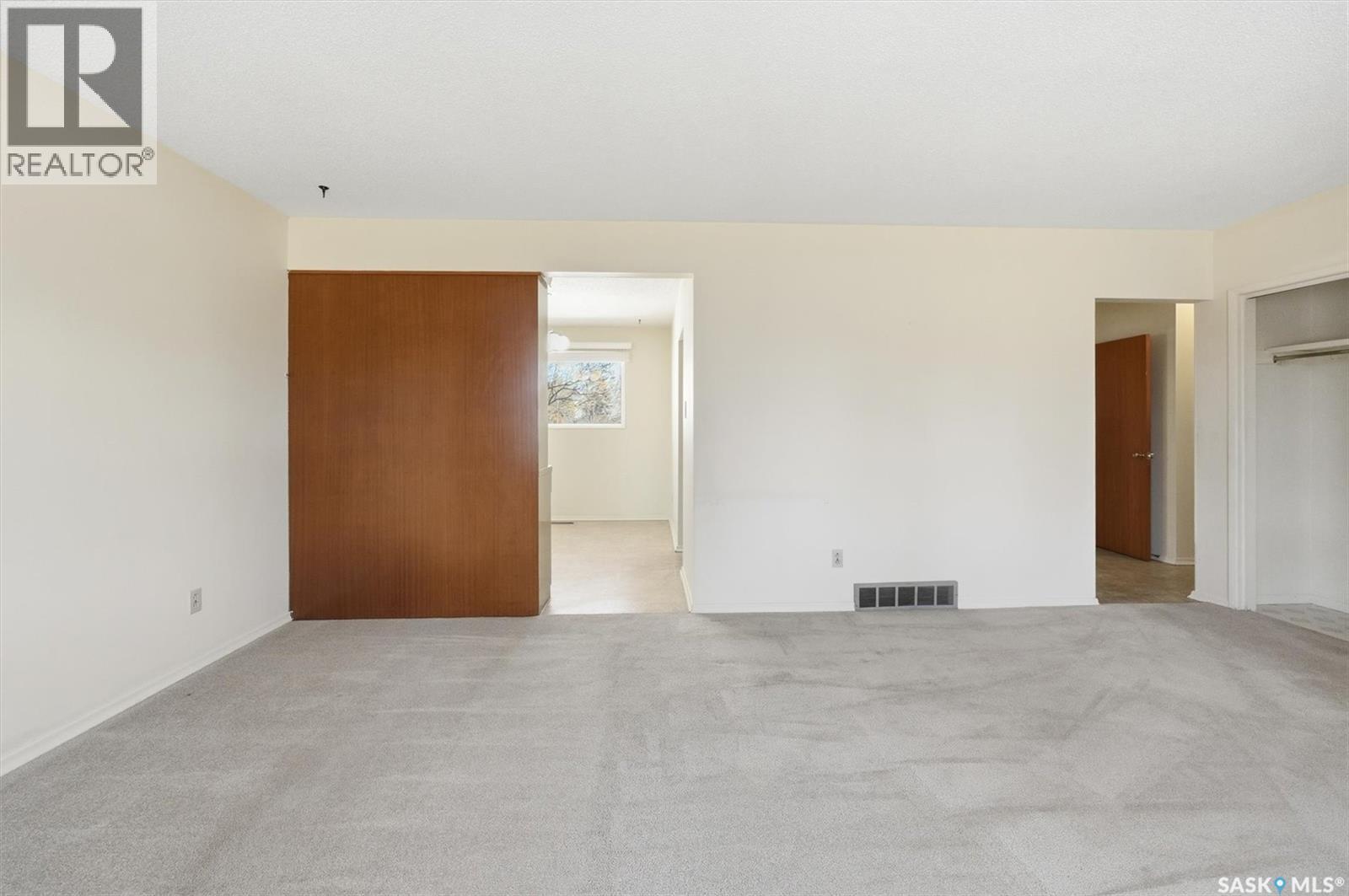 1 Sparling Crescent, Saskatoon, Saskatchewan  S7H 3M1 - Photo 9 - SK033420