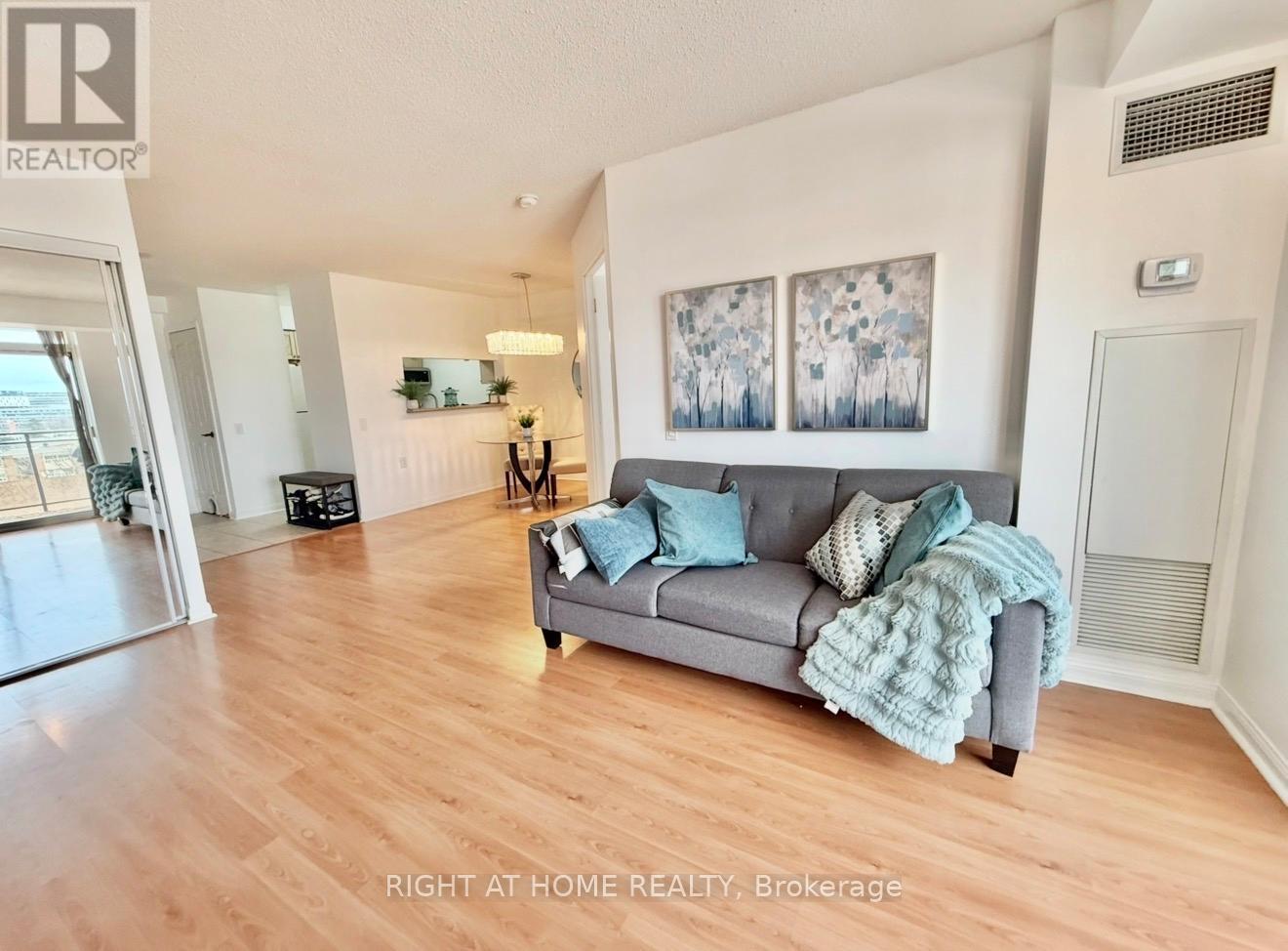 622 - 650 Lawrence Avenue W, Toronto, Ontario  M6A 3E8 - Photo 6 - C12852294