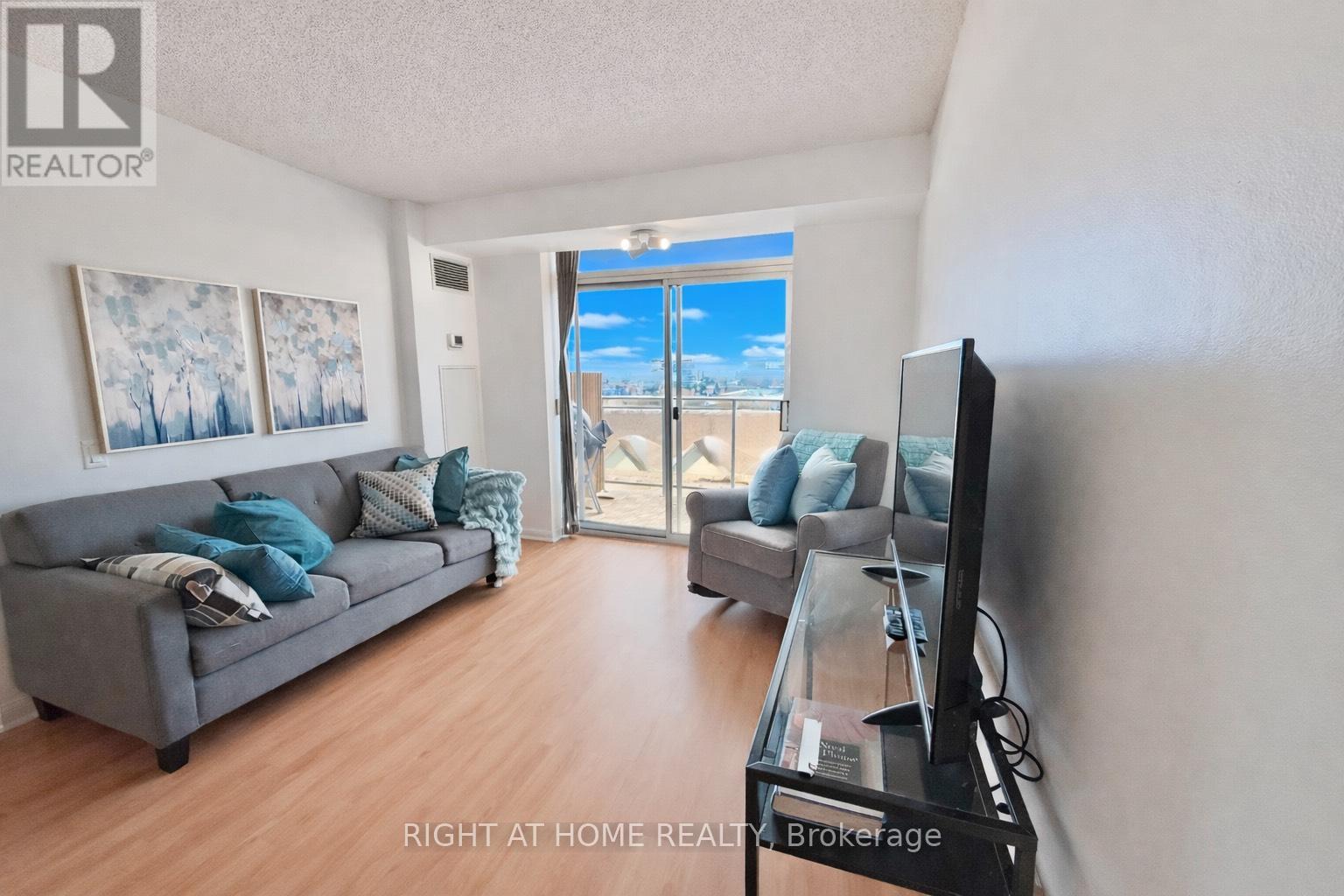 622 - 650 Lawrence Avenue W, Toronto, Ontario  M6A 3E8 - Photo 4 - C12852294