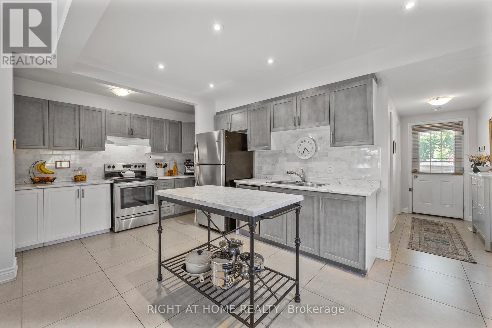 71 Robins Avenue, Hamilton, Ontario  L8H 4N3 - Photo 9 - X13025536