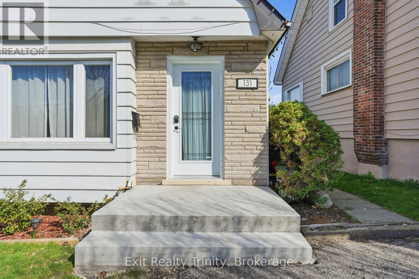 131 East 18th Street N, Hamilton, Ontario  L9A 4P2 - Photo 2 - X13025588