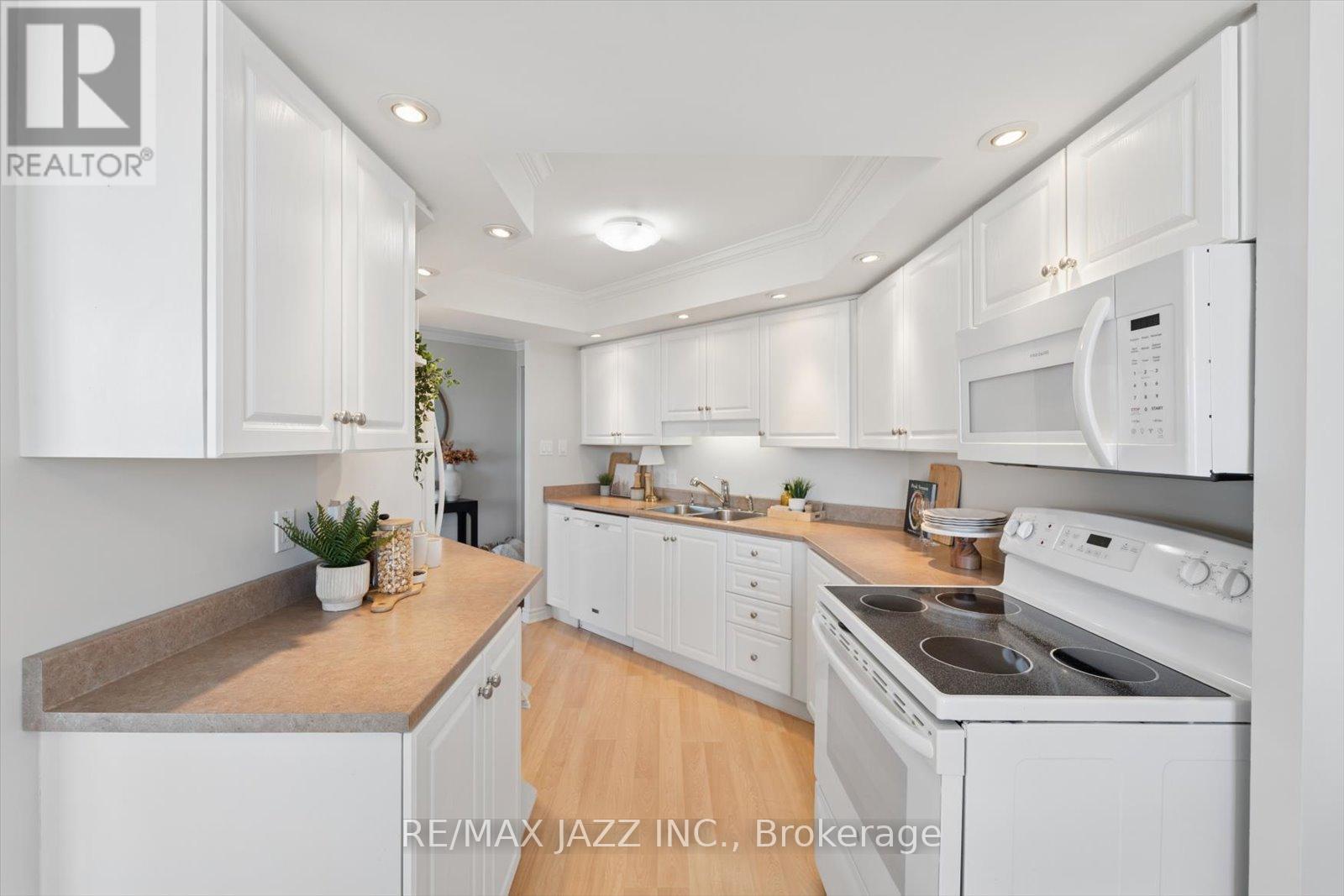 1112 - 360 Watson Street W, Whitby, Ontario  L1N 9G2 - Photo 11 - E13025628