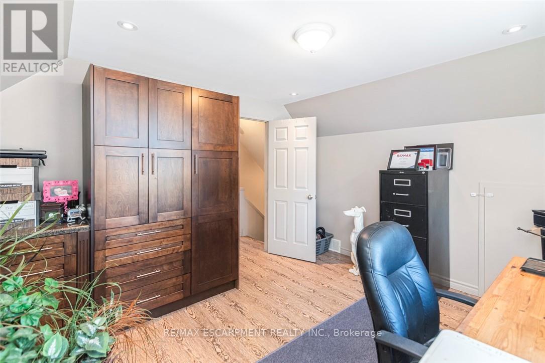 199 Kimberly Drive, Hamilton, Ontario  L8K 4L2 - Photo 28 - X12539602