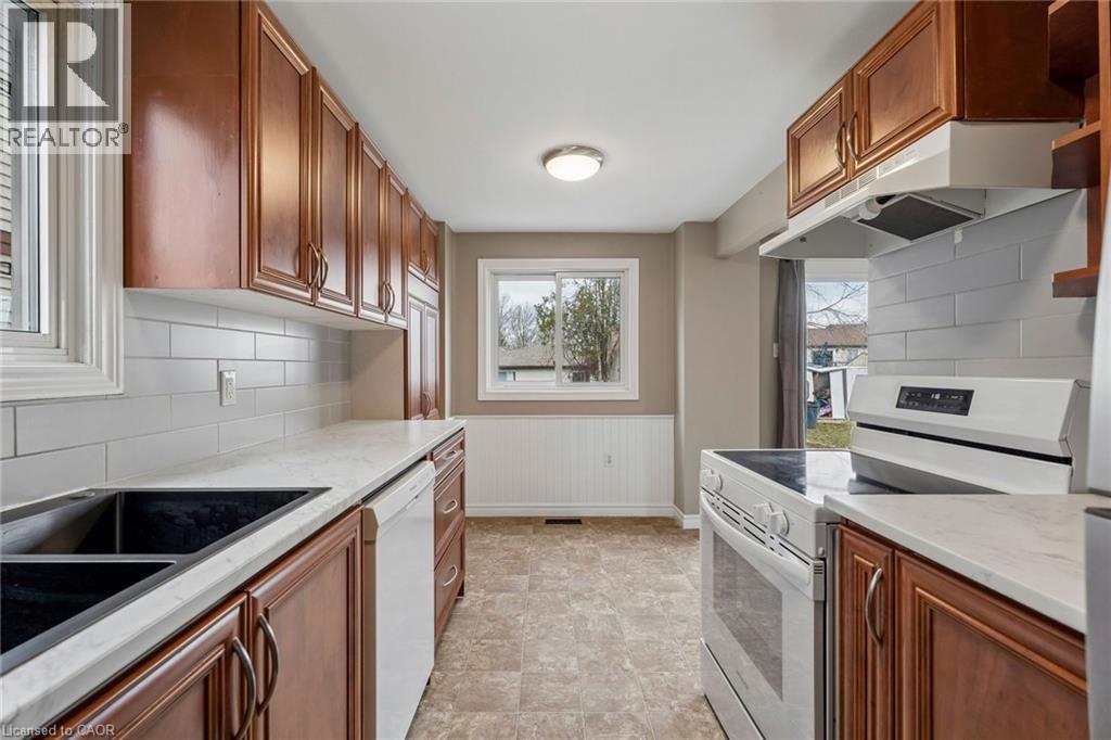 62 Corbett Drive, Barrie, Ontario  L4M 5V2 - Photo 9 - 40820385