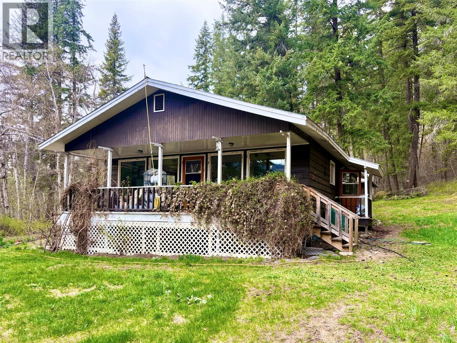 541 24 Highway, Little Fort, British Columbia