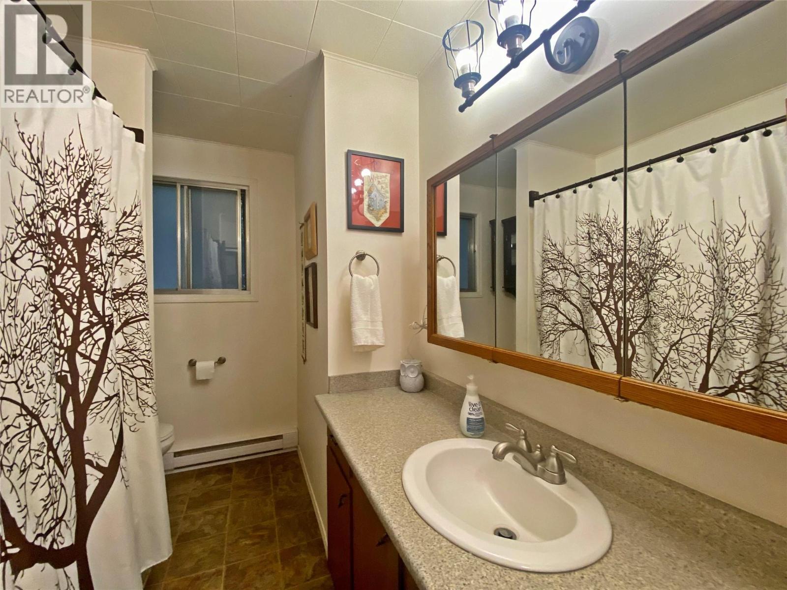 541 24 Highway, Little Fort, British Columbia  V0E 1C0 - Photo 12 - 10384174