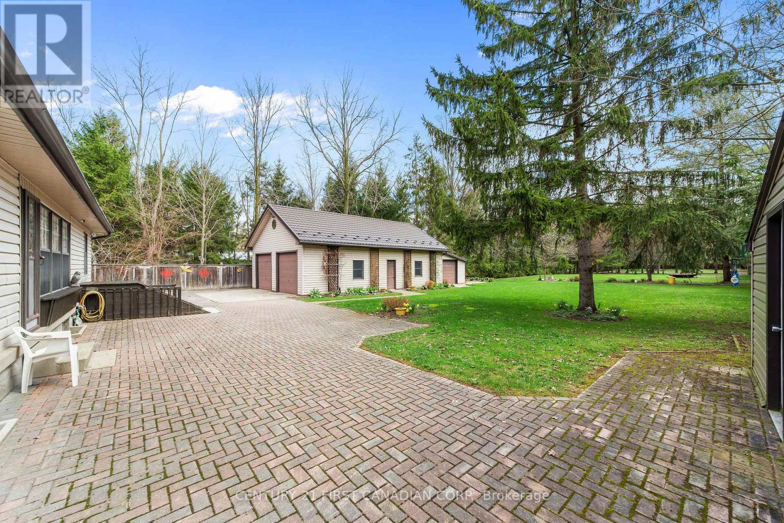 Photo 13 of 48 for 33396 Queen Street