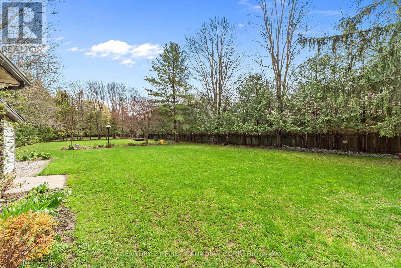 Photo 15 of 48 for 33396 Queen Street