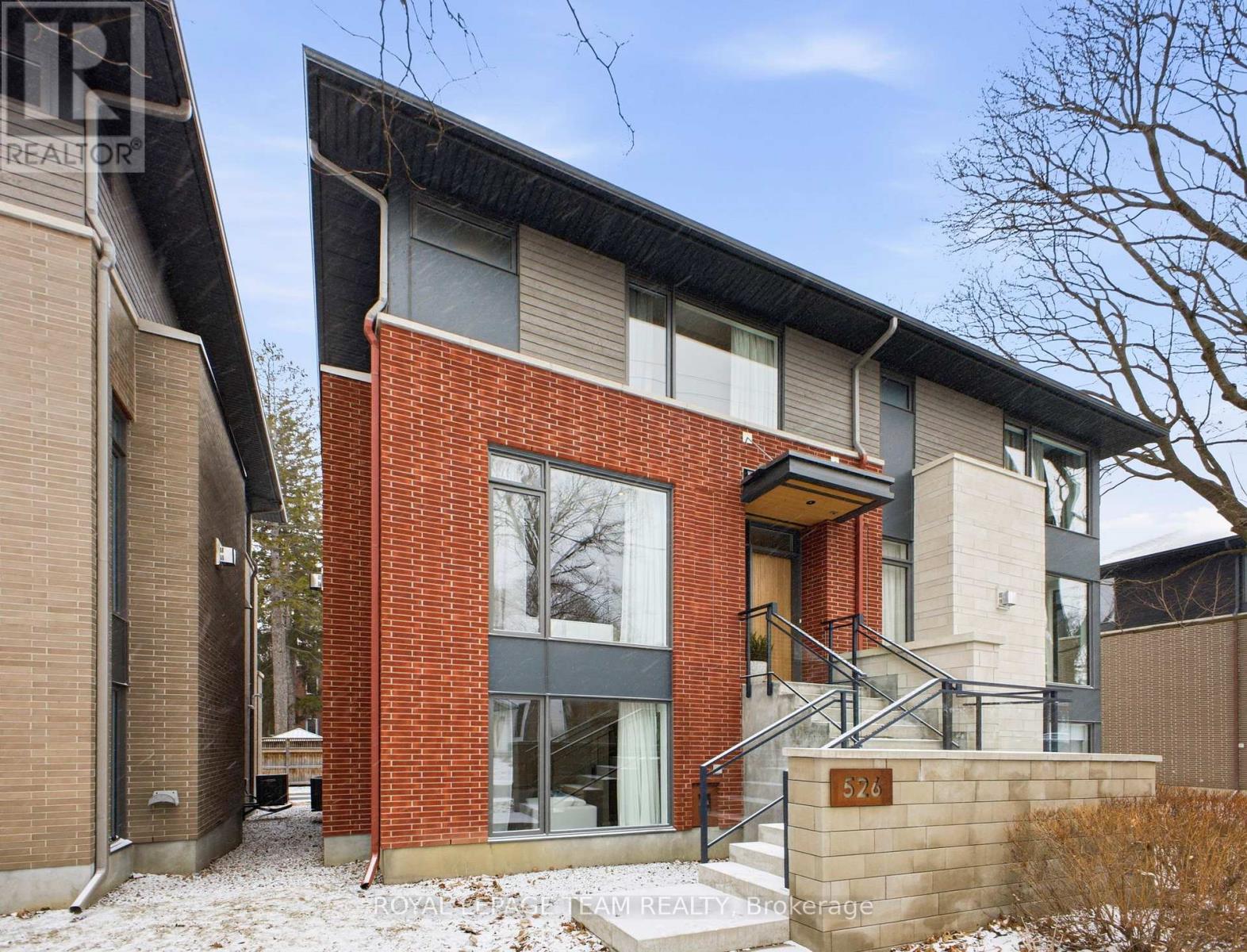 526 Edison Avenue, Ottawa, Ontario  K2A 3Y5 - Photo 2 - X13025680