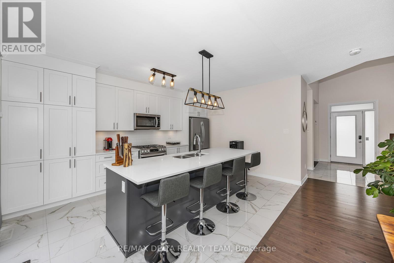 748 Vennecy Terrace, Ottawa, Ontario  K1W 1H2 - Photo 13 - X13025730