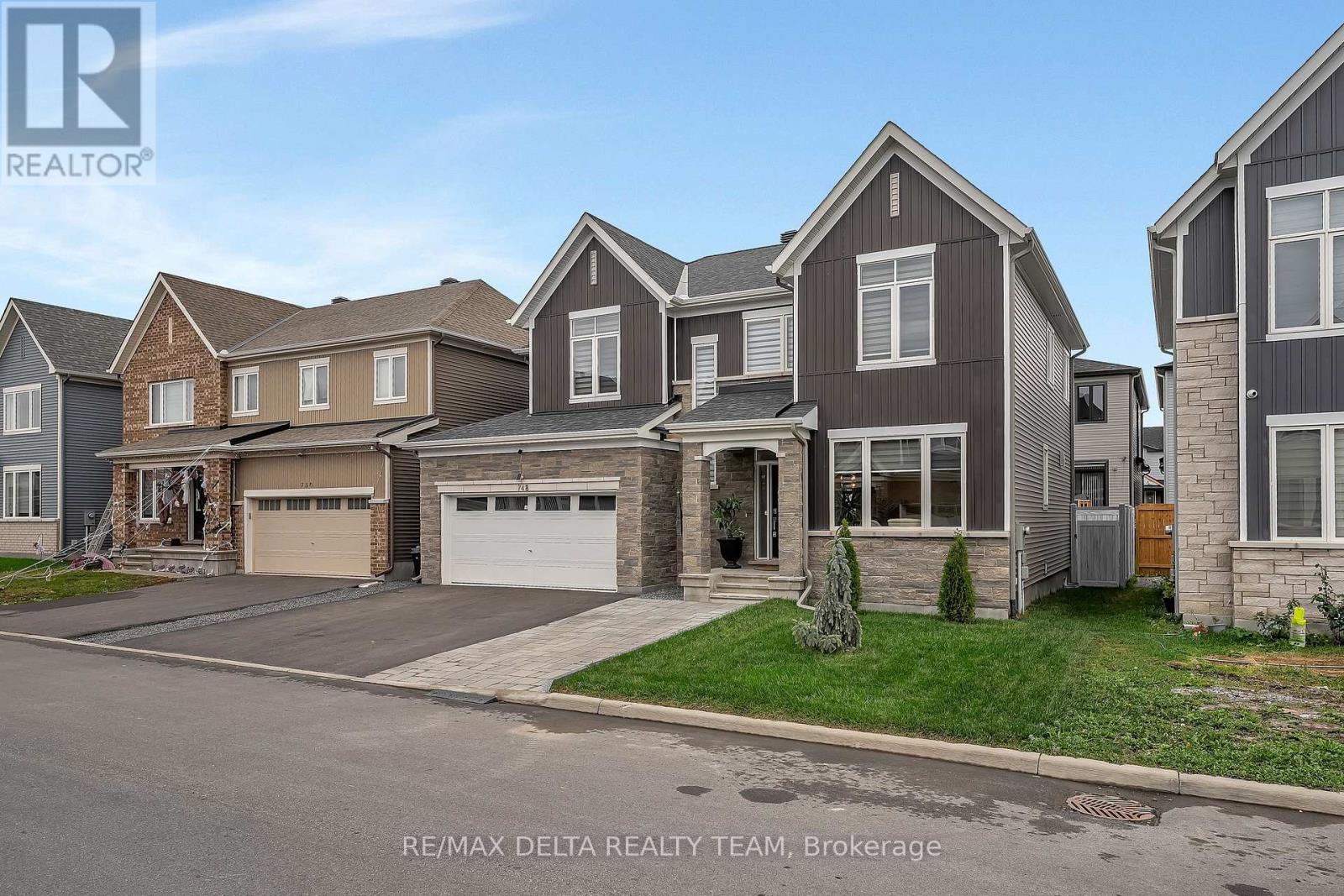 748 Vennecy Terrace, Ottawa, Ontario  K1W 1H2 - Photo 2 - X13025730